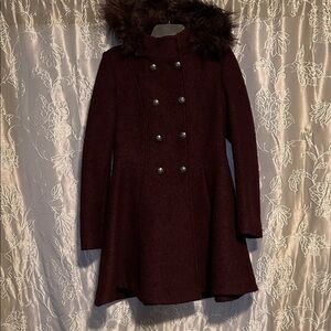 Women's Double-Breasted Coat with Faux Fur Trim - Burgundy